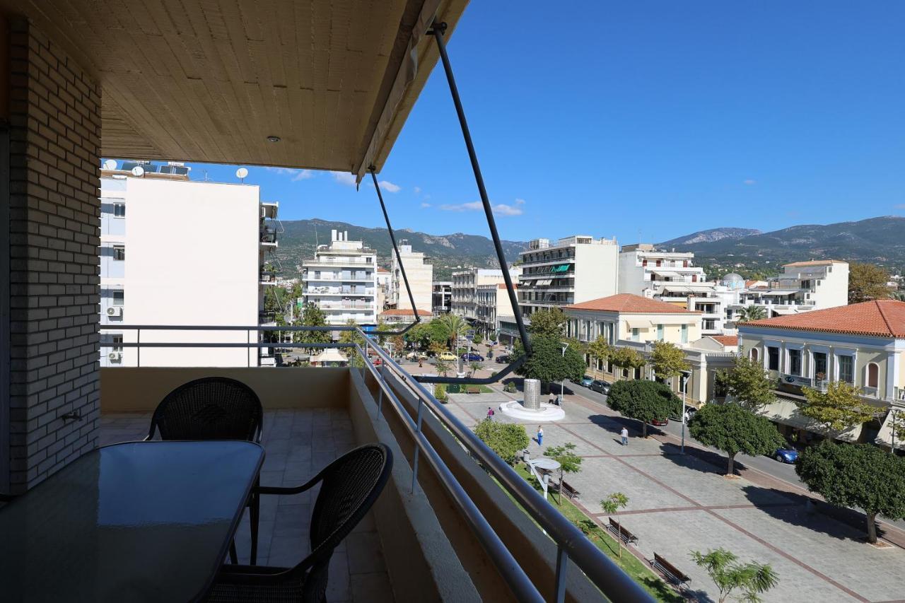 Spacious View Of Central Square Каламата Екстер'єр фото