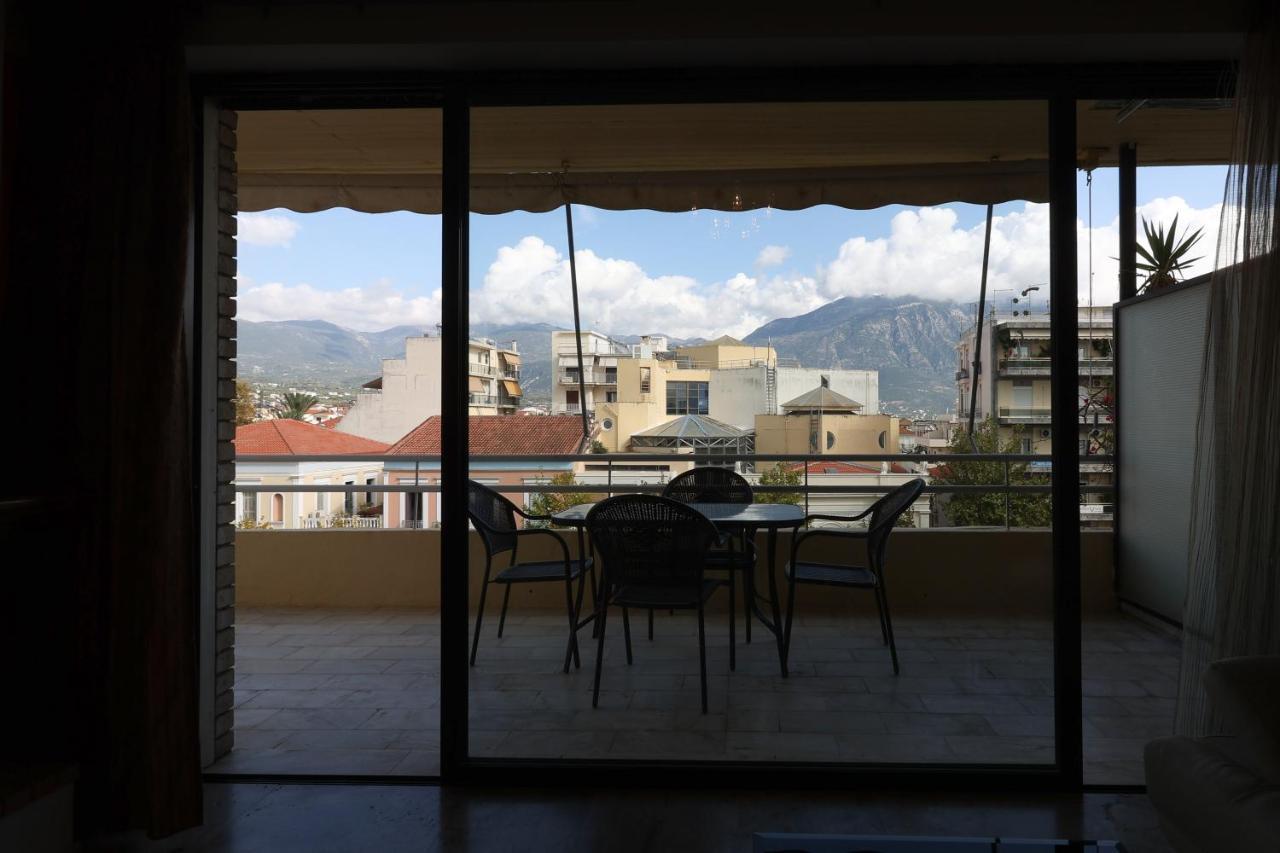 Spacious View Of Central Square Каламата Екстер'єр фото